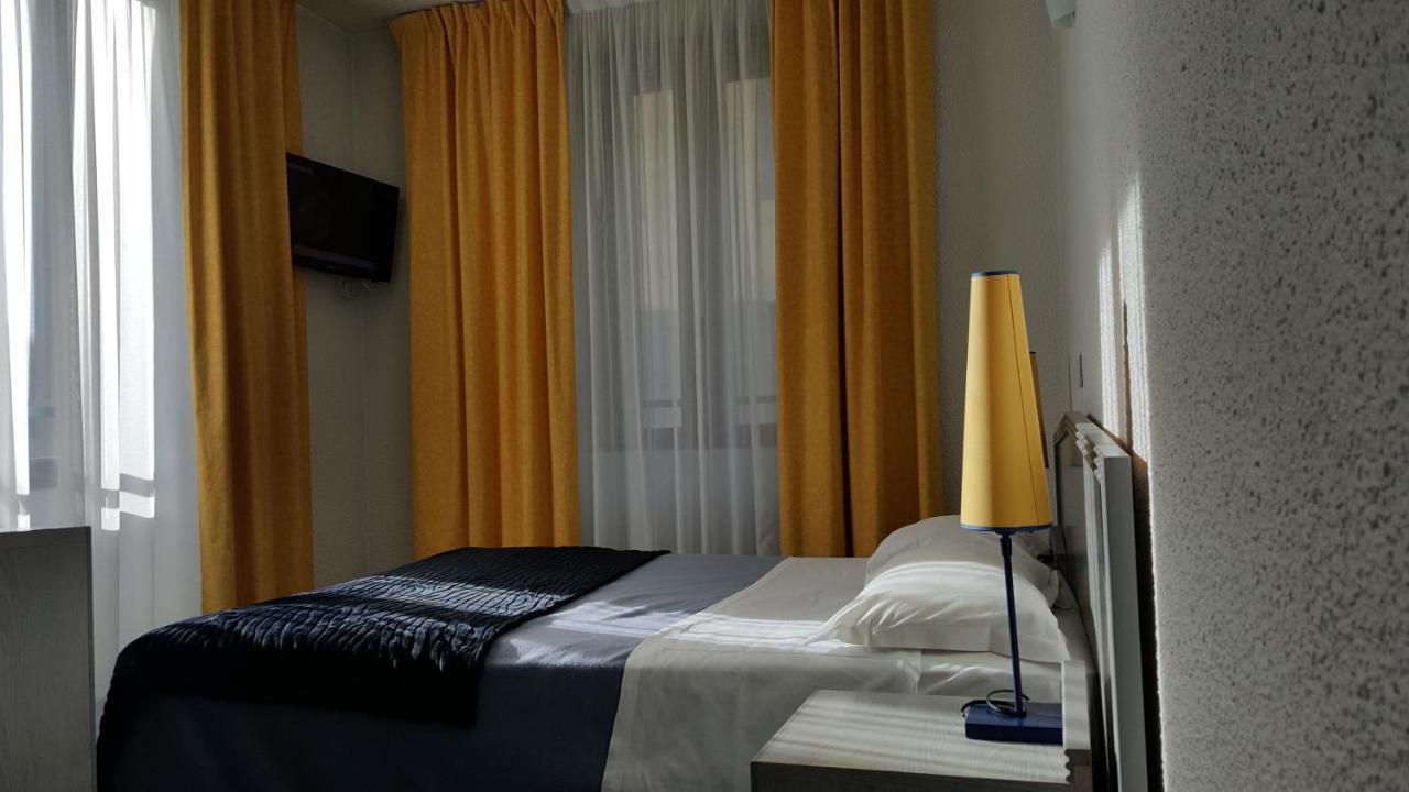Hotel De Geneve Et Restaurant , Faverges-Seythenex Kültér fotó