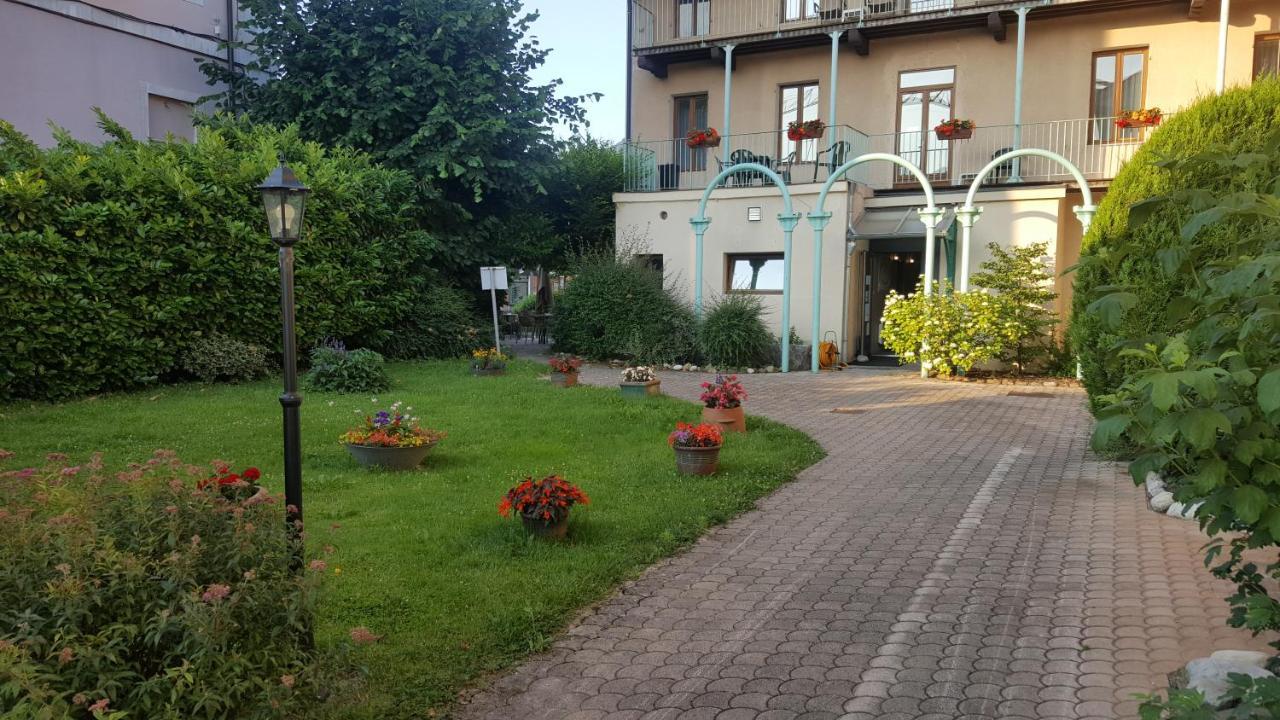 Hotel De Geneve Et Restaurant , Faverges-Seythenex Kültér fotó